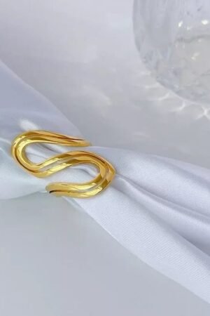 Elegant Gold-Plated Band Ring