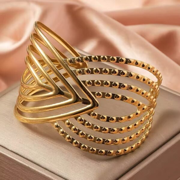 Elegant Gold Plated Stainless Steel Waterproof Bracelet
